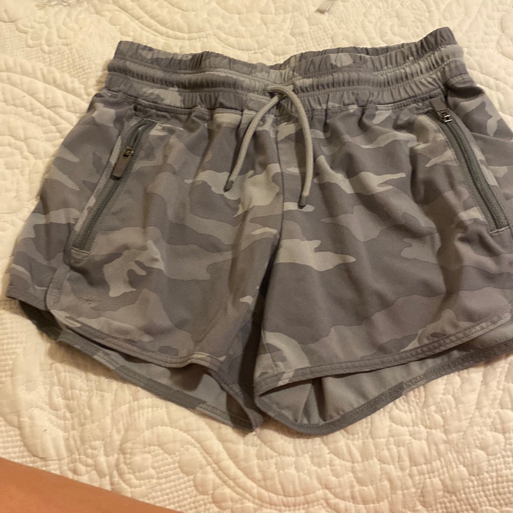 Girls running shorts camo size youth M!!